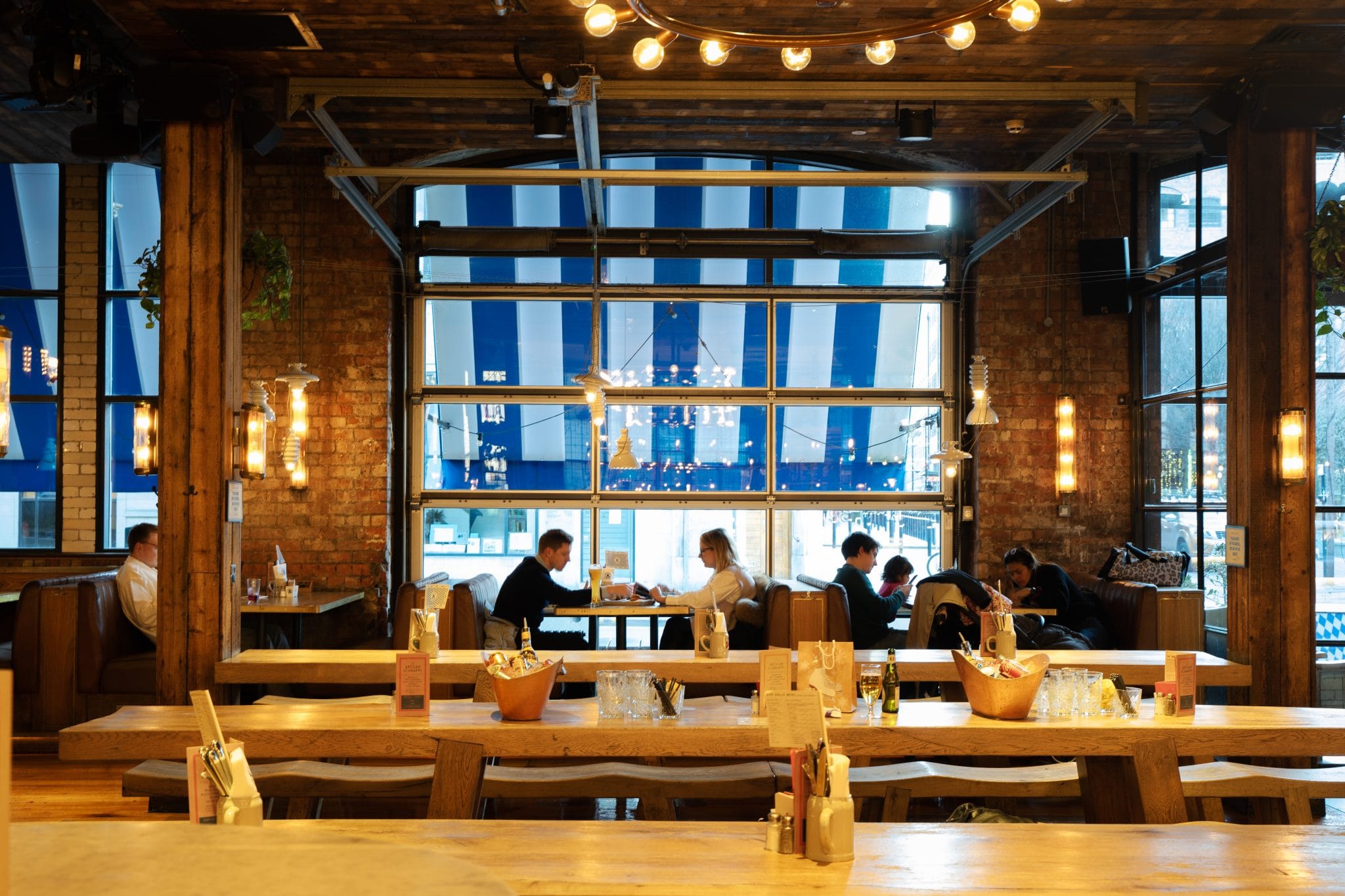 Viking Tables Manchester Albert s Schloss viking-tables-manchester-albert-s-schloss